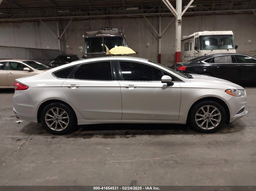 Image 13 of 2017 Ford Fusion  salvage vehicle - Lot #41654531 at IAAI