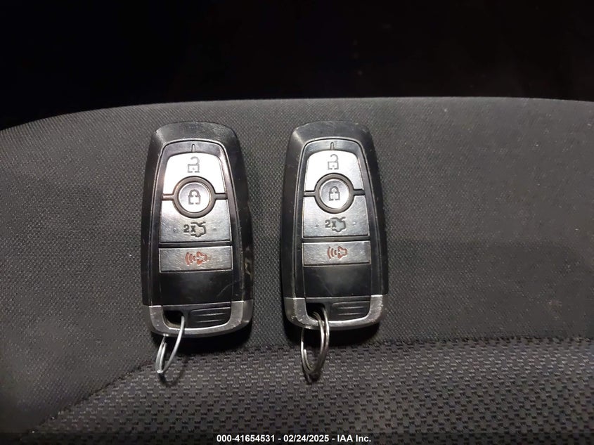 Image 11 of 2017 Ford Fusion  salvage vehicle - Lot #41654531 at IAAI