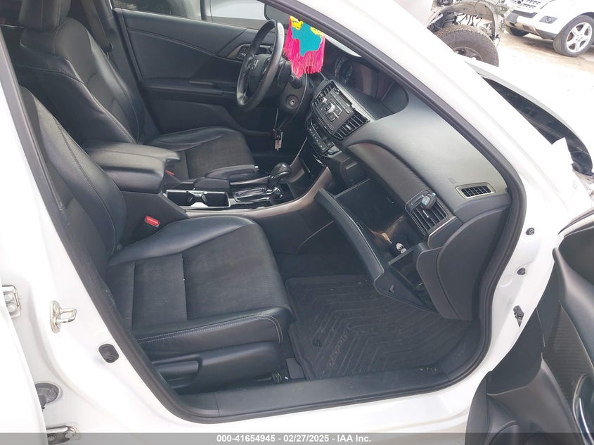 2016 HONDA ACCORD VIN: 1HGCR2F6XGA066524