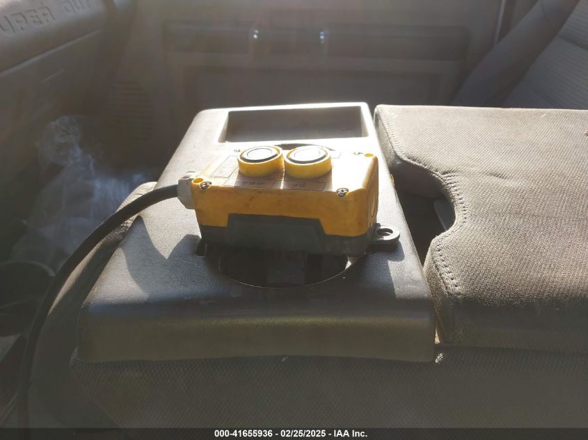 2010 Ford F-450 Chassis Xl/Xlt VIN: 1FDAF4HR1AEA21887 Lot: 41655936