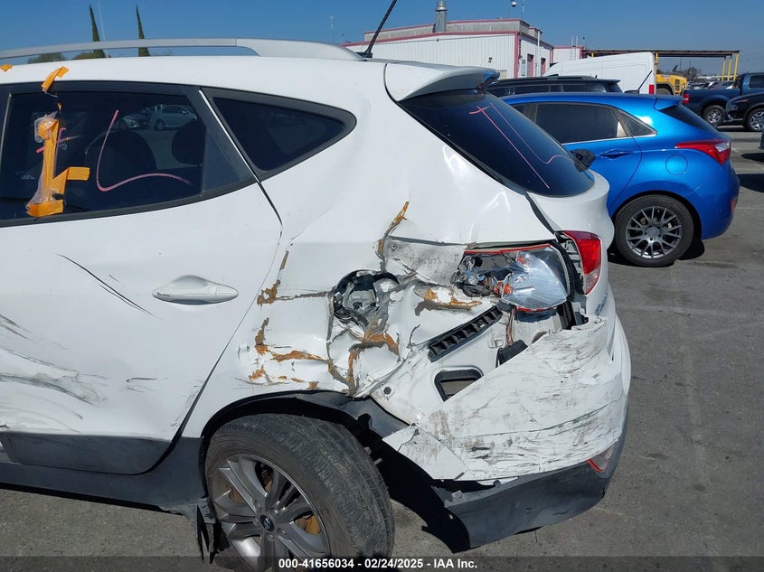 2015 HYUNDAI TUCSON VIN: KM8JU3AG8FU086645