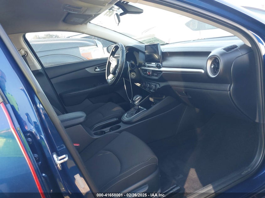 VIN 3KPF24AD7ME268764 2021 KIA FORTE LXS