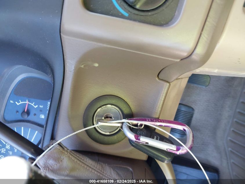 2002 Toyota Sienna Ce VIN: 4T3ZF19C52U463405 Lot: 41658109