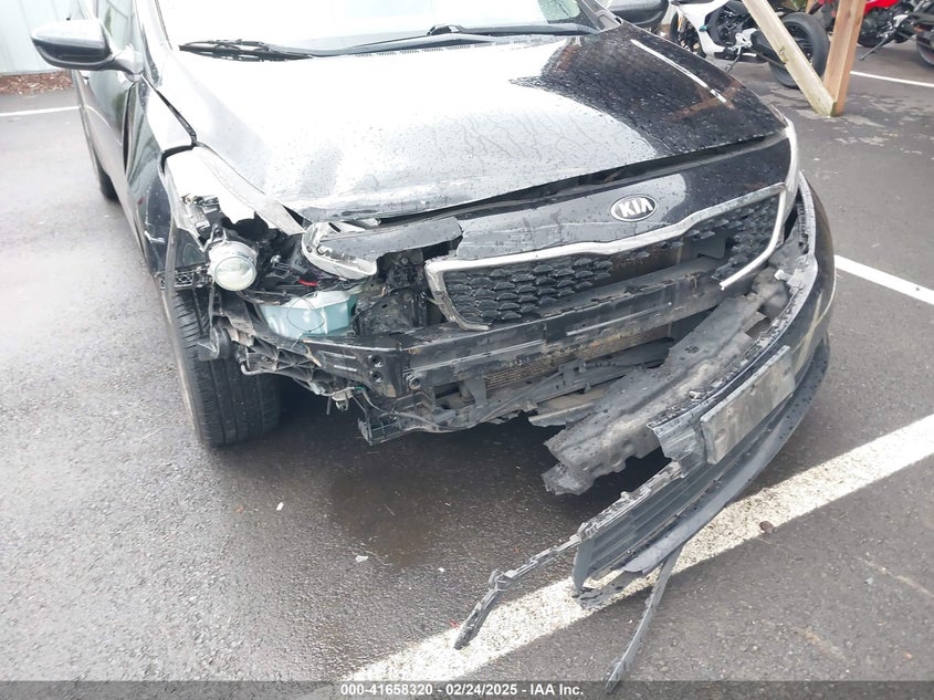 2018 KIA FORTE VIN: 3KPFL4A71JE261201