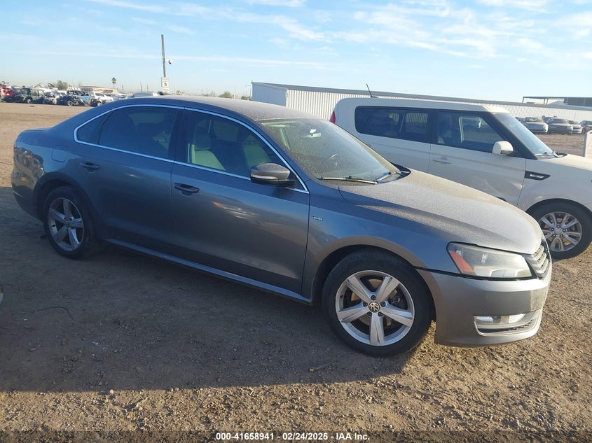 2015 VOLKSWAGEN PASSAT VIN: 1VWAT7A38FC117925