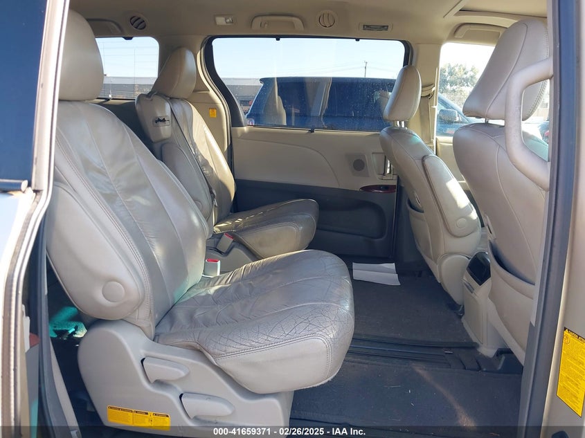 2011 TOYOTA SIENNA VIN: 5TDYK3DC4BS117034