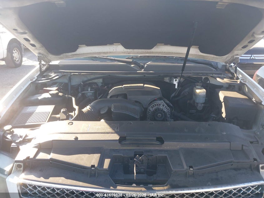 2010 CHEVROLET TAHOE VIN: 1GNUKCE01AR197786