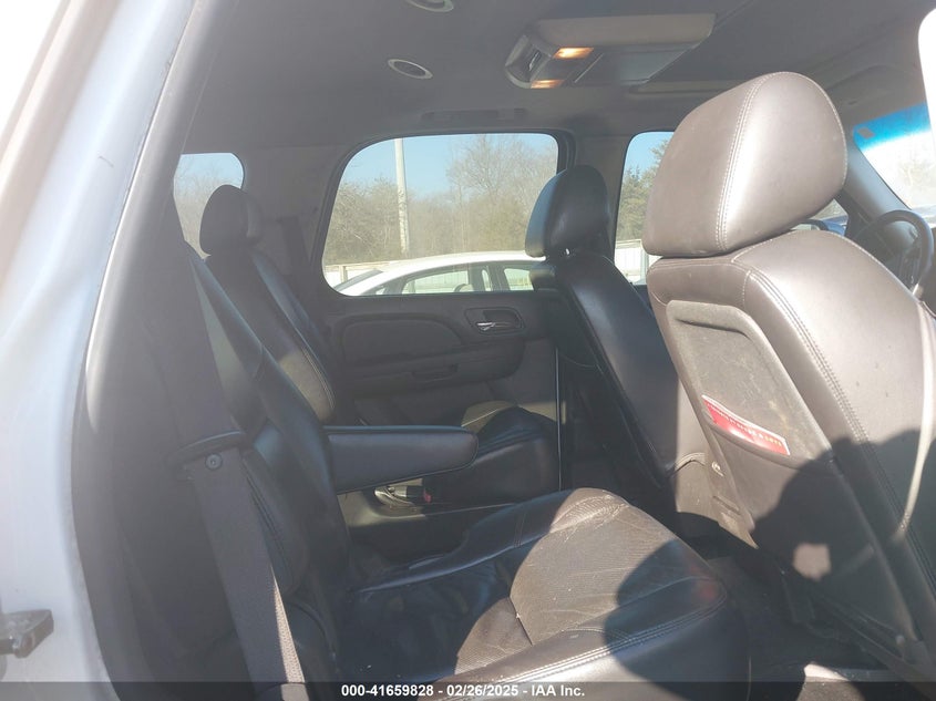 2010 CHEVROLET TAHOE VIN: 1GNUKCE01AR197786