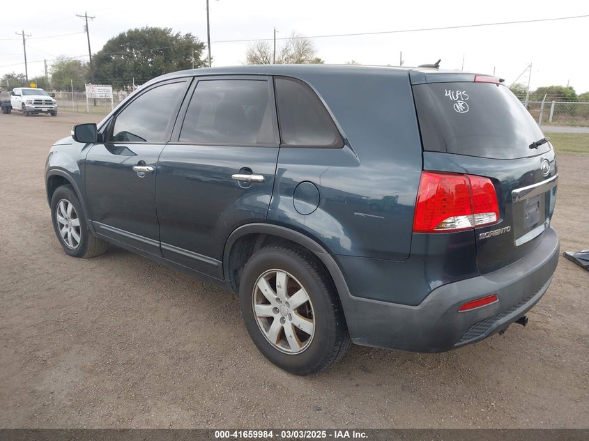 2011 KIA SORENTO VIN: 5XYKT3A15BG004695