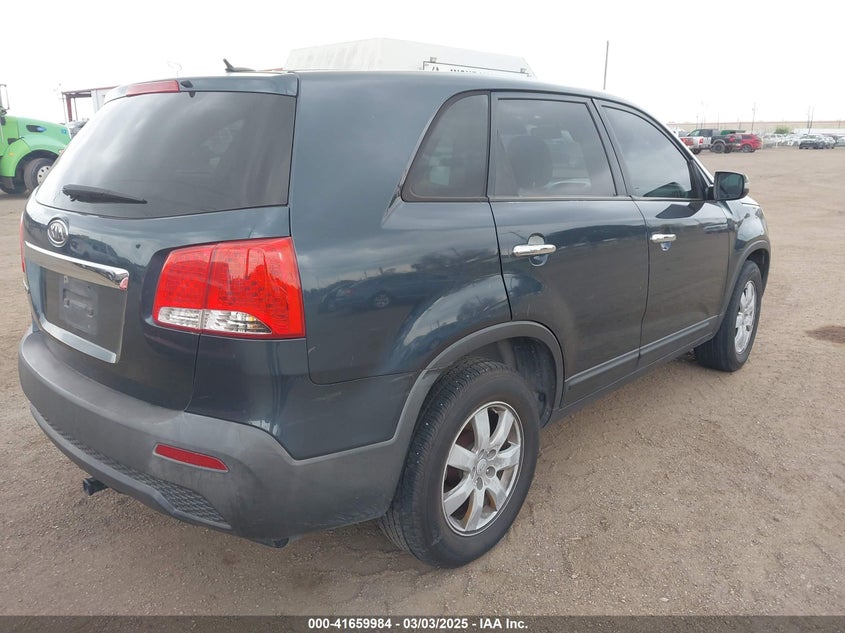 2011 KIA SORENTO VIN: 5XYKT3A15BG004695