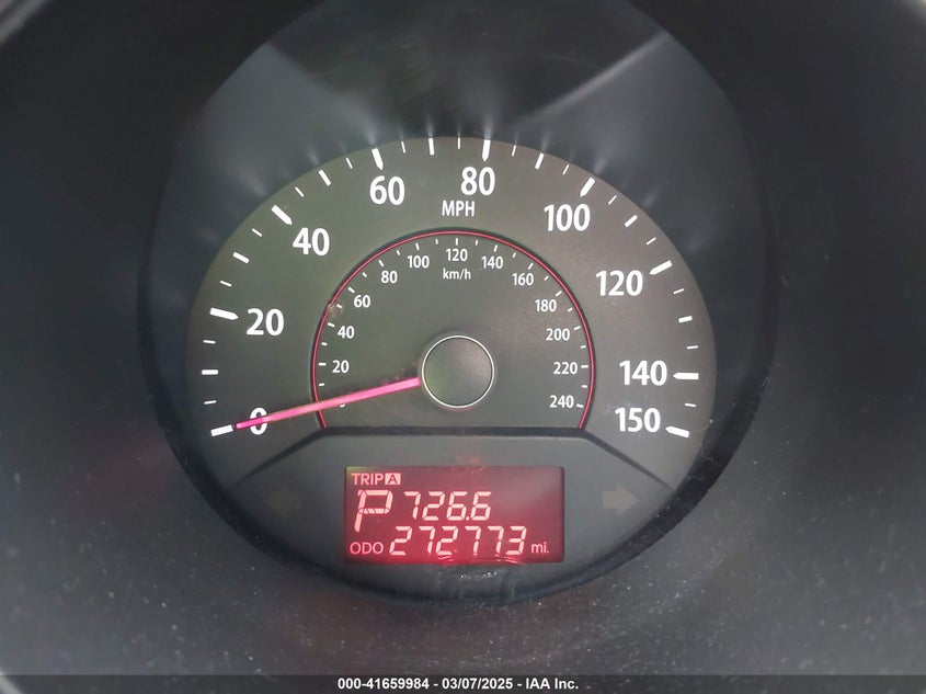 2011 KIA SORENTO VIN: 5XYKT3A15BG004695