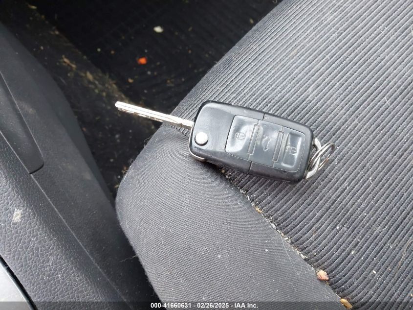 2007 Volkswagen Rabbit 2-Door VIN: WVWBR71K67W120447 Lot: 41660631