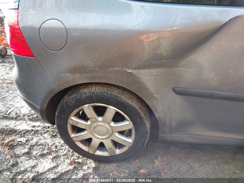 2007 Volkswagen Rabbit 2-Door VIN: WVWBR71K67W120447 Lot: 41660631