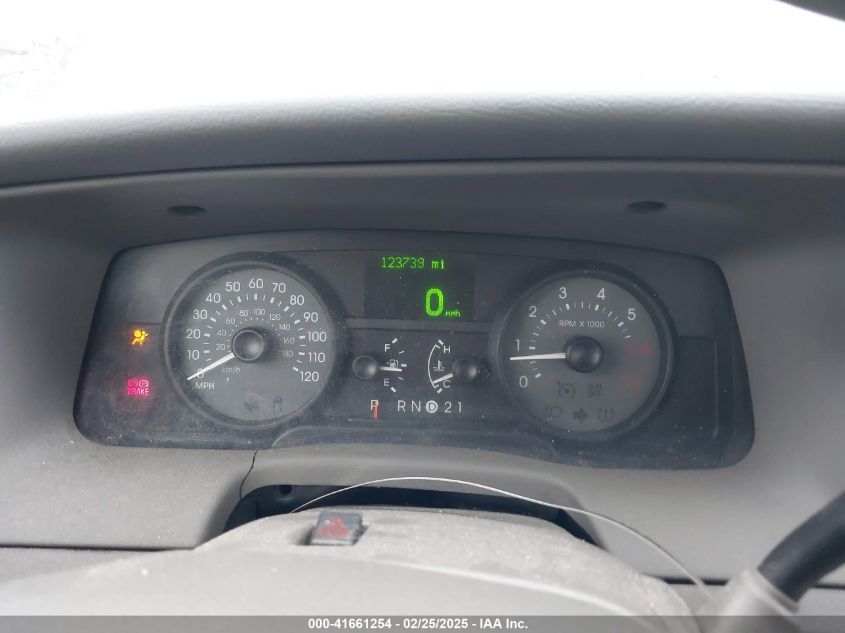 2007 Mercury Grand Marquis Ls VIN: 2MEFM75V07X621633 Lot: 41661254