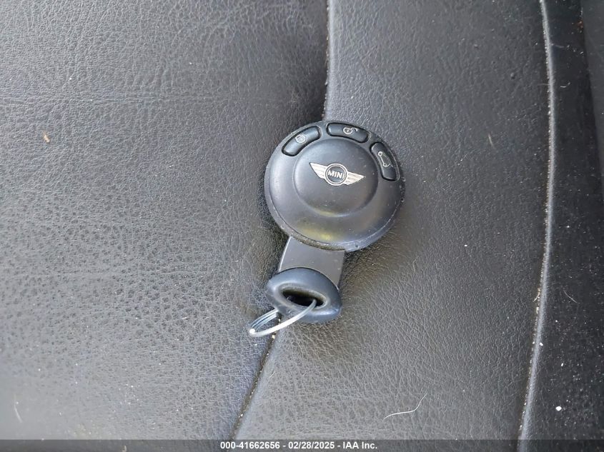 2009 Mini Cooper S VIN: WMWMF73529TW84428 Lot: 41662656