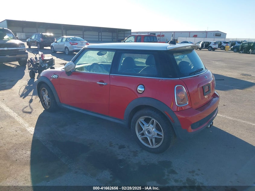 2009 MINI COOPER VIN: WMWMF73529TW84428