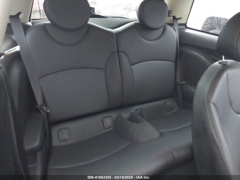 2012 MINI COOPER VIN: WMWSU3C5XCT257897