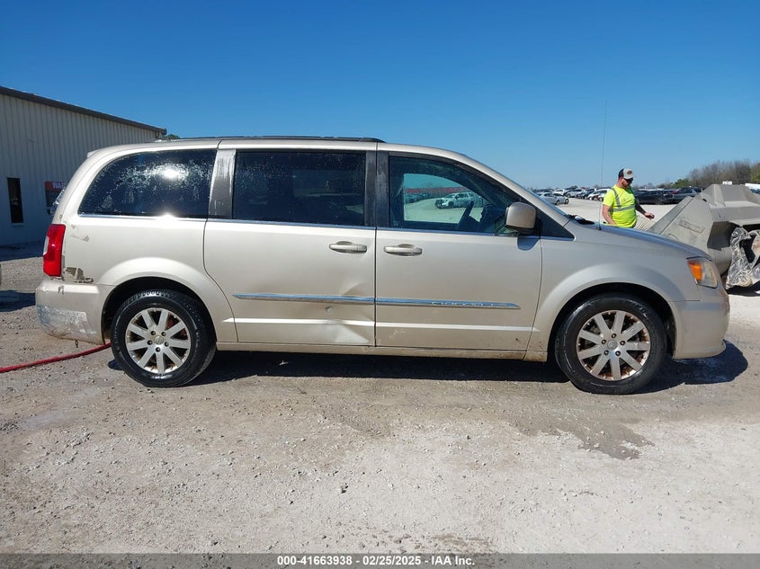 2015 CHRYSLER TOWN & COUNTRY VIN: 2C4RC1BG7FR539065