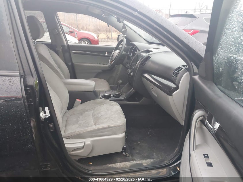 2011 KIA SORENTO VIN: 5XYKT3A1XBG130700