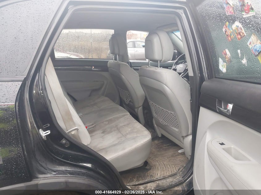 2011 KIA SORENTO VIN: 5XYKT3A1XBG130700
