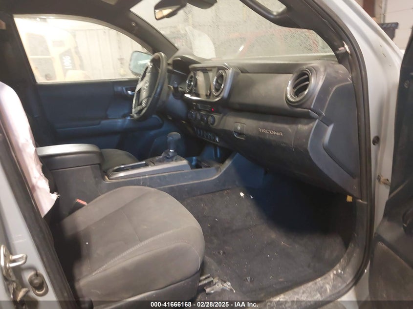 2019 TOYOTA TACOMA VIN: 5TFSZ5AN5KX175795