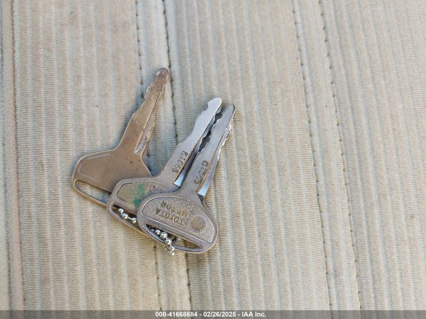 1982 Toyota Corolla Deluxe VIN: JT2TE72E2C0811067 Lot: 41668684