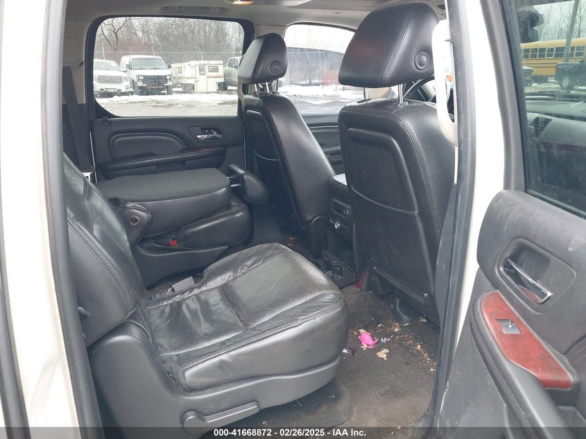 2007 CADILLAC ESCALADE ESV VIN: 1GYFK66827R304354