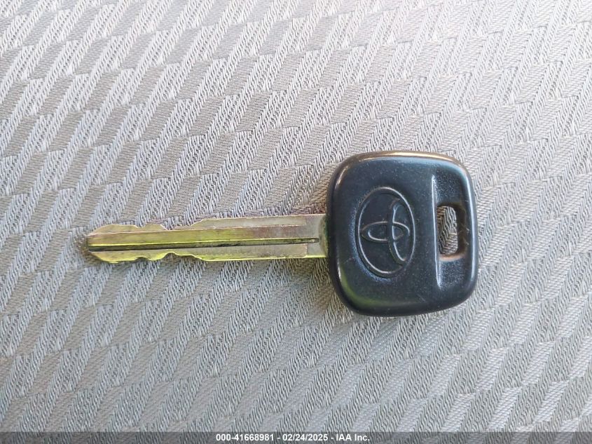 2005 Toyota Highlander V6 VIN: JTEDP21A650089754 Lot: 41668981