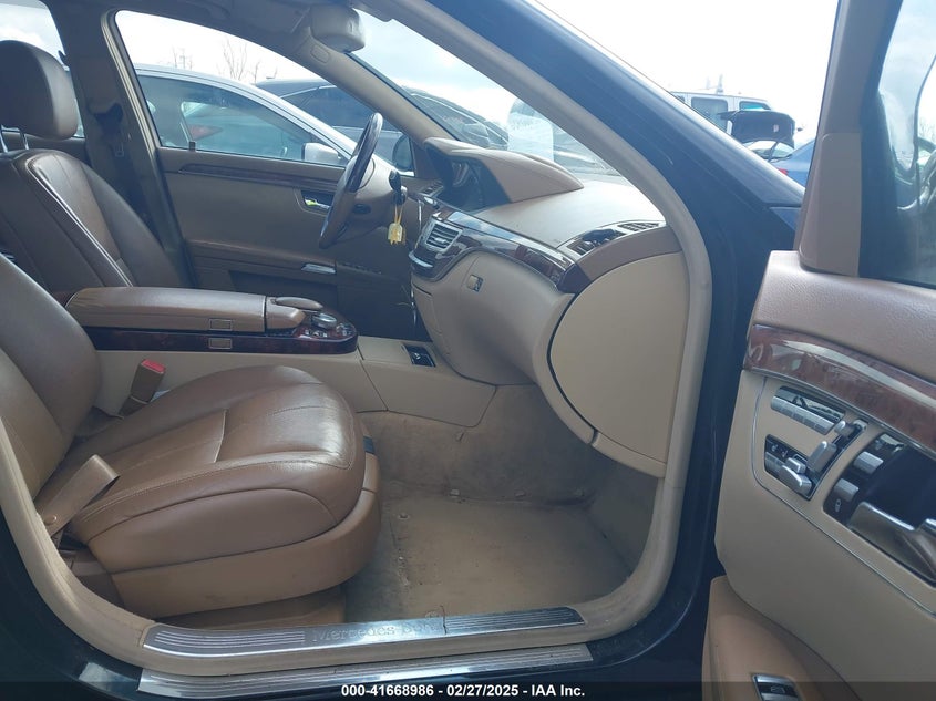 2007 MERCEDES-BENZ S 550 VIN: WDDNG86X87A089959