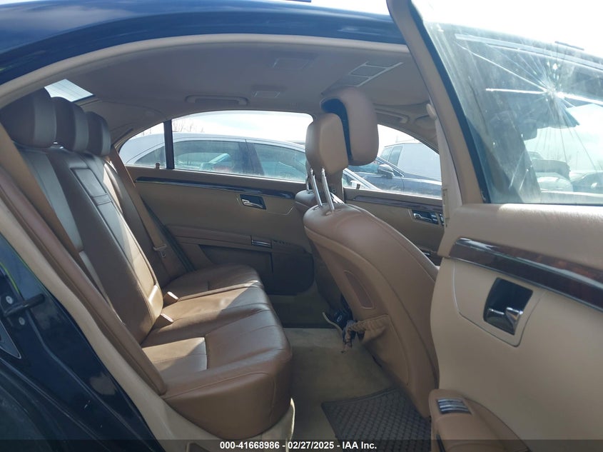 2007 MERCEDES-BENZ S 550 VIN: WDDNG86X87A089959