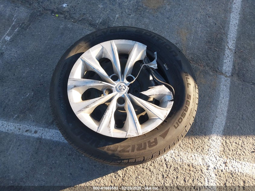 2016 TOYOTA CAMRY VIN: 4T4BF1FK9GR518621