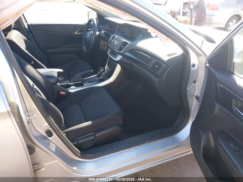 2015 HONDA ACCORD VIN: 1HGCR2F54FA037719