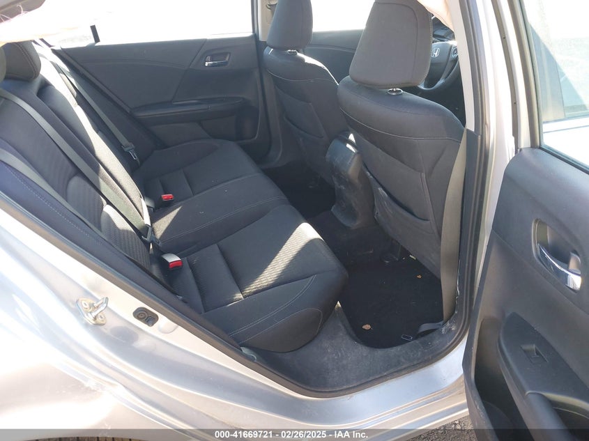 2015 HONDA ACCORD VIN: 1HGCR2F54FA037719