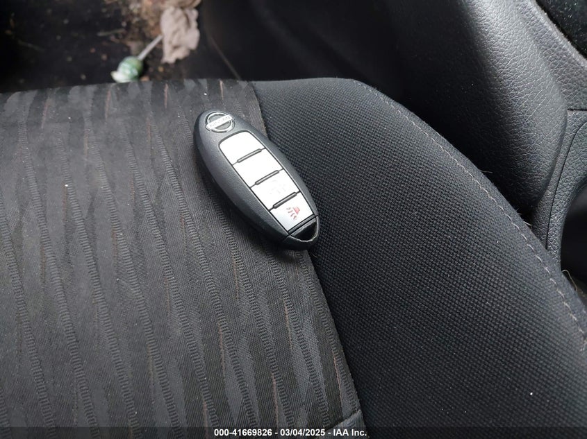 2017 NISSAN ROGUE SV - 5N1AT2MV6HC885999