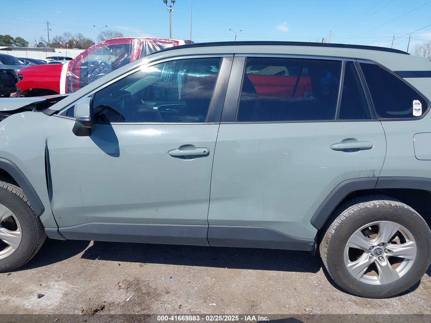 2021 TOYOTA RAV4 XLE - 2T3W1RFV3MW137031