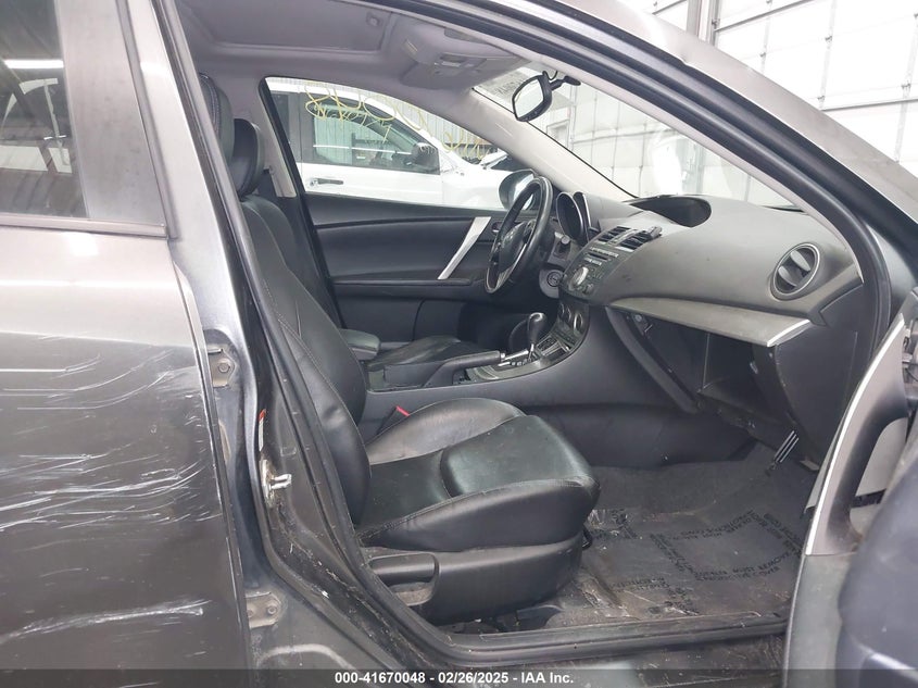 2011 MAZDA MAZDA3 VIN: JM1BL1M53B1432526