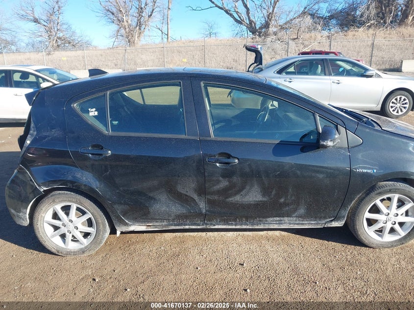 2016 TOYOTA PRIUS C VIN: JTDKDTB33G1129828
