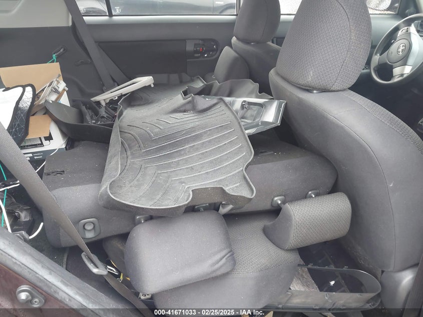 2009 SCION XB VIN: JTLKE50E391087715