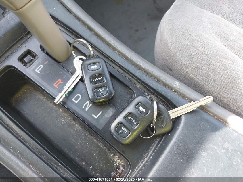 2001 Toyota Avalon Xl VIN: 4T1BF28B11U116211 Lot: 41671061