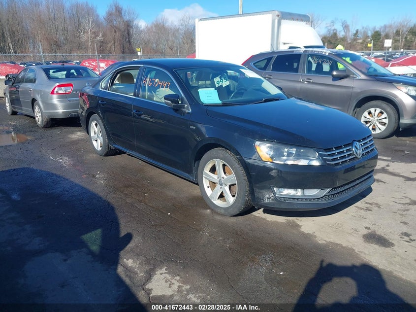 2015 VOLKSWAGEN PASSAT VIN: 1VWAT7A31FC111304