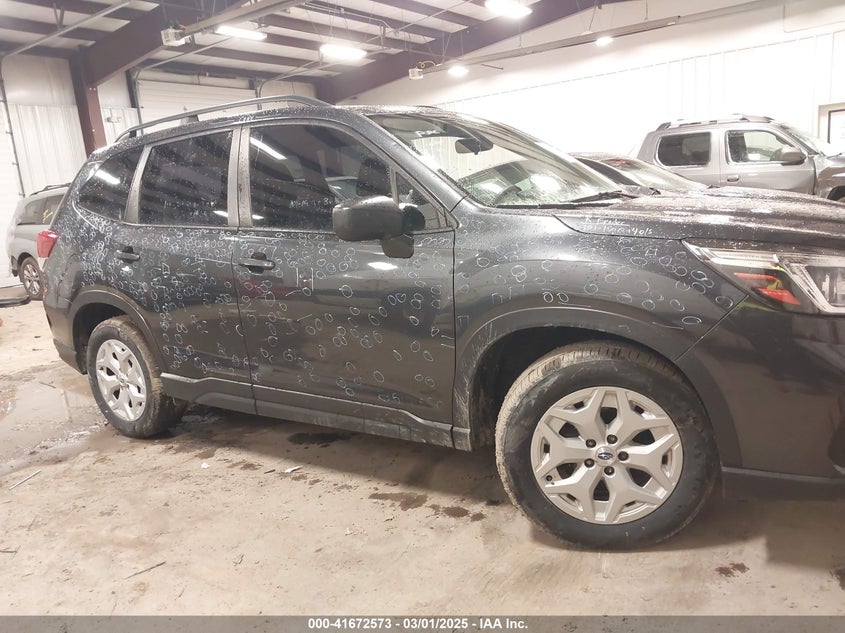 2019 SUBARU FORESTER VIN: JF2SKACC8KH586175