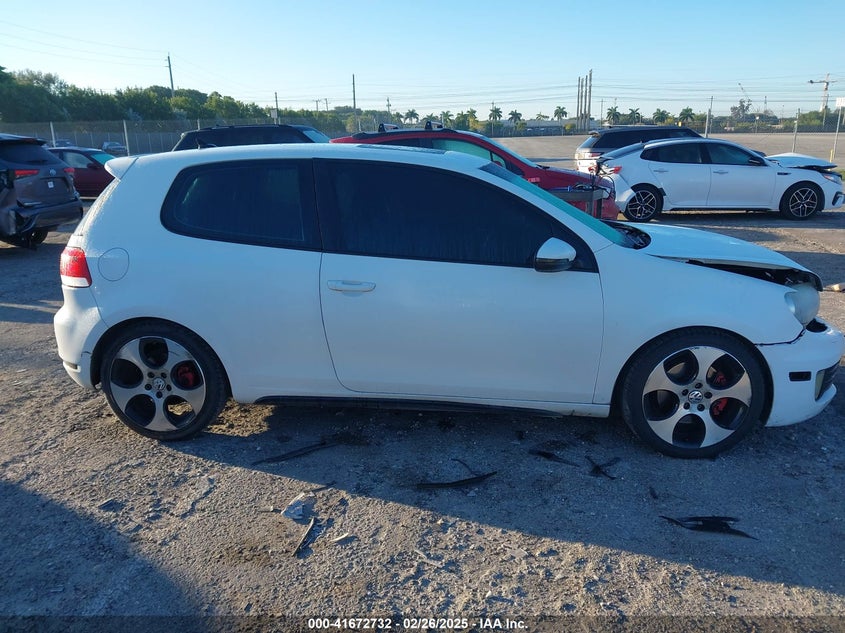2011 VOLKSWAGEN GTI VIN: WVWEV7AJ1BW026789