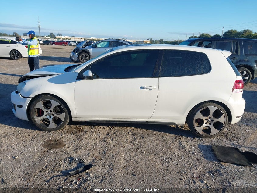 2011 VOLKSWAGEN GTI VIN: WVWEV7AJ1BW026789
