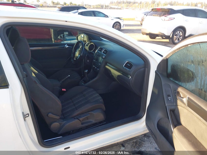 2011 VOLKSWAGEN GTI VIN: WVWEV7AJ1BW026789
