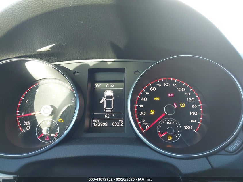2011 VOLKSWAGEN GTI VIN: WVWEV7AJ1BW026789