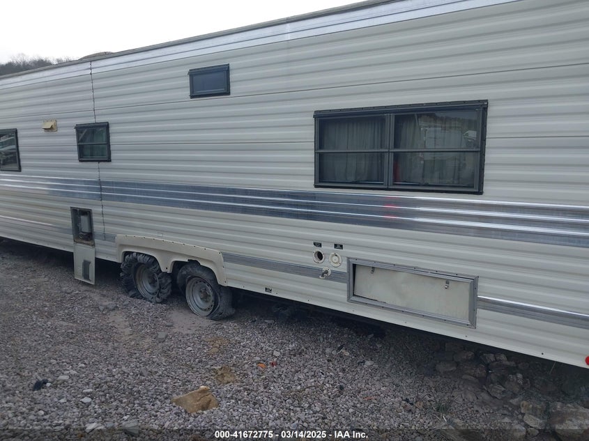 1992 VAGABOND TRAVEL TRLR auction photo 3