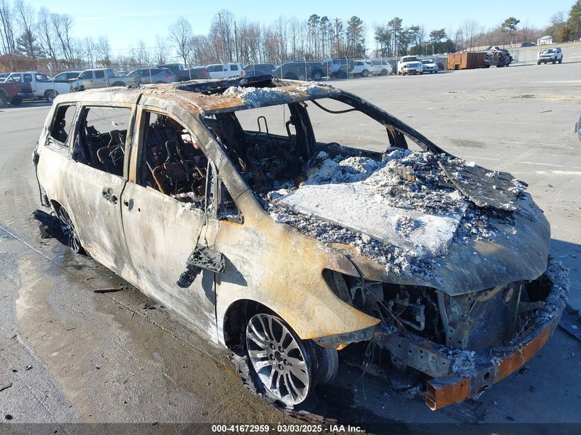 2015 TOYOTA SIENNA XLE 8 PASSENGER - 5TDYK3DC4FS630998