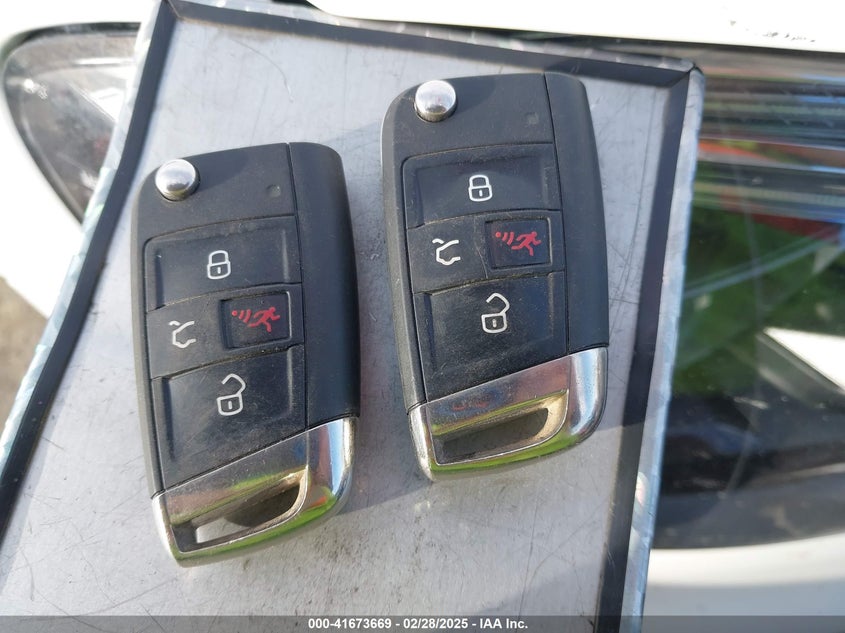 2017 VOLKSWAGEN GOLF GTI AUTOBAHN 4-DOOR/S 4-DOOR/SE 4-DOOR/SPORT 4-DOOR - 3VW547AU2HM023421