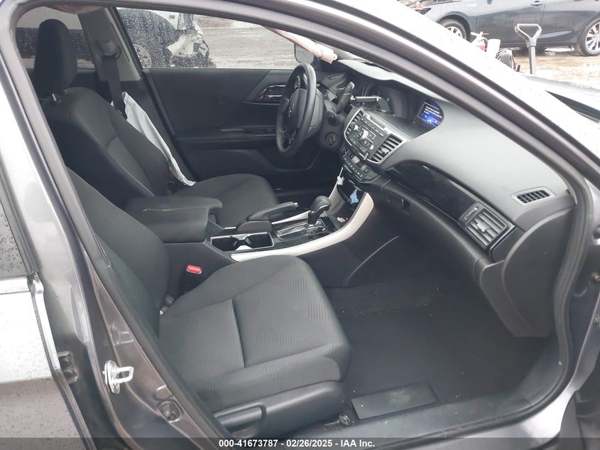 2017 HONDA ACCORD VIN: 1HGCR2F35HA274043