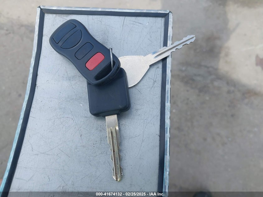 2008 NISSAN VERSA VIN: 3N1BC13E18L423197